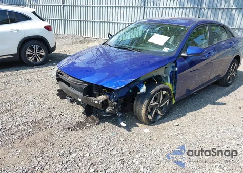 2023 Hyundai Elantra Sel z USA, uszkodzony, nr VIN KMHLS4AG9PU579207